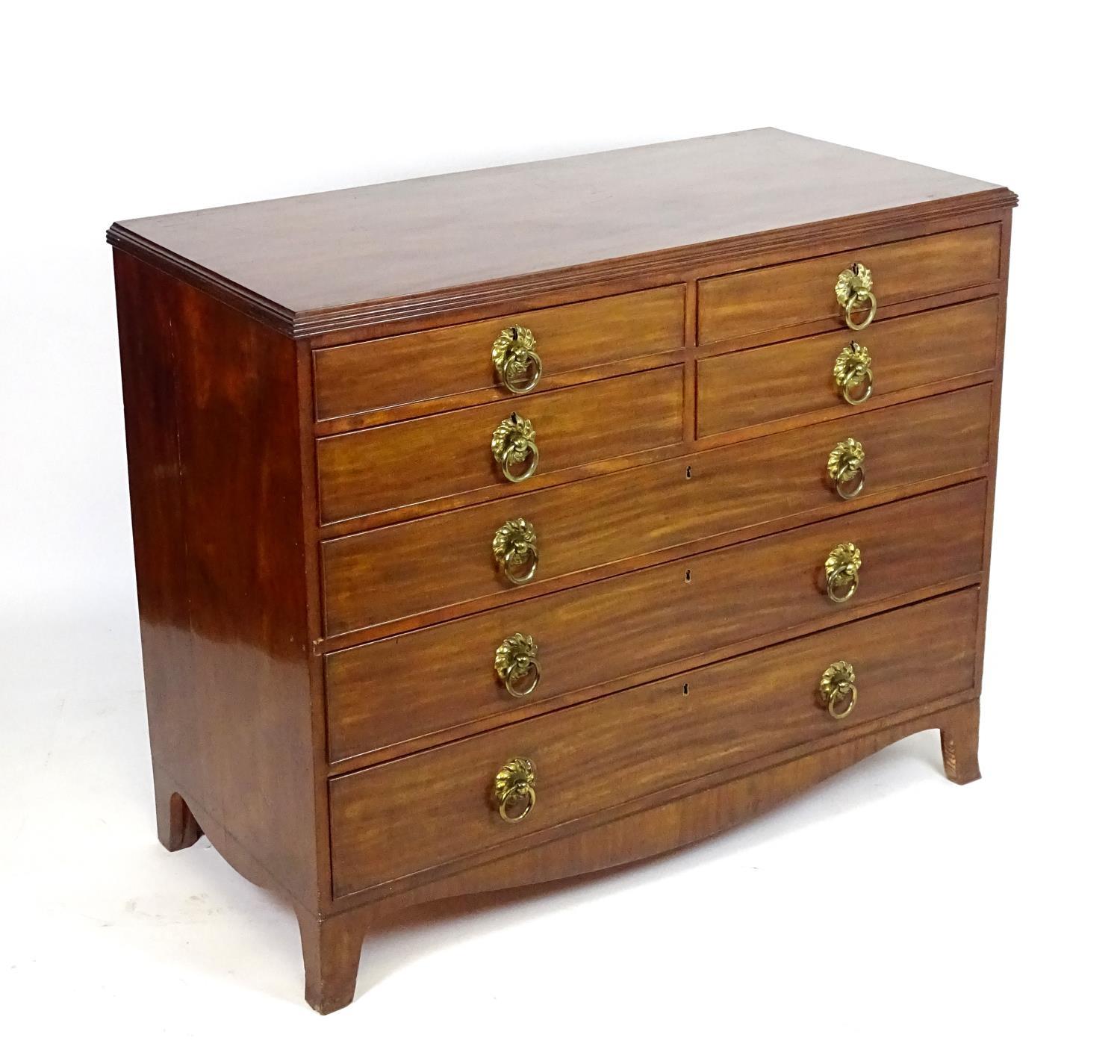 A mid 19thC mahogany chest of drawers with a rectangular reeded top above an unusual set of four - Bild 3 aus 10