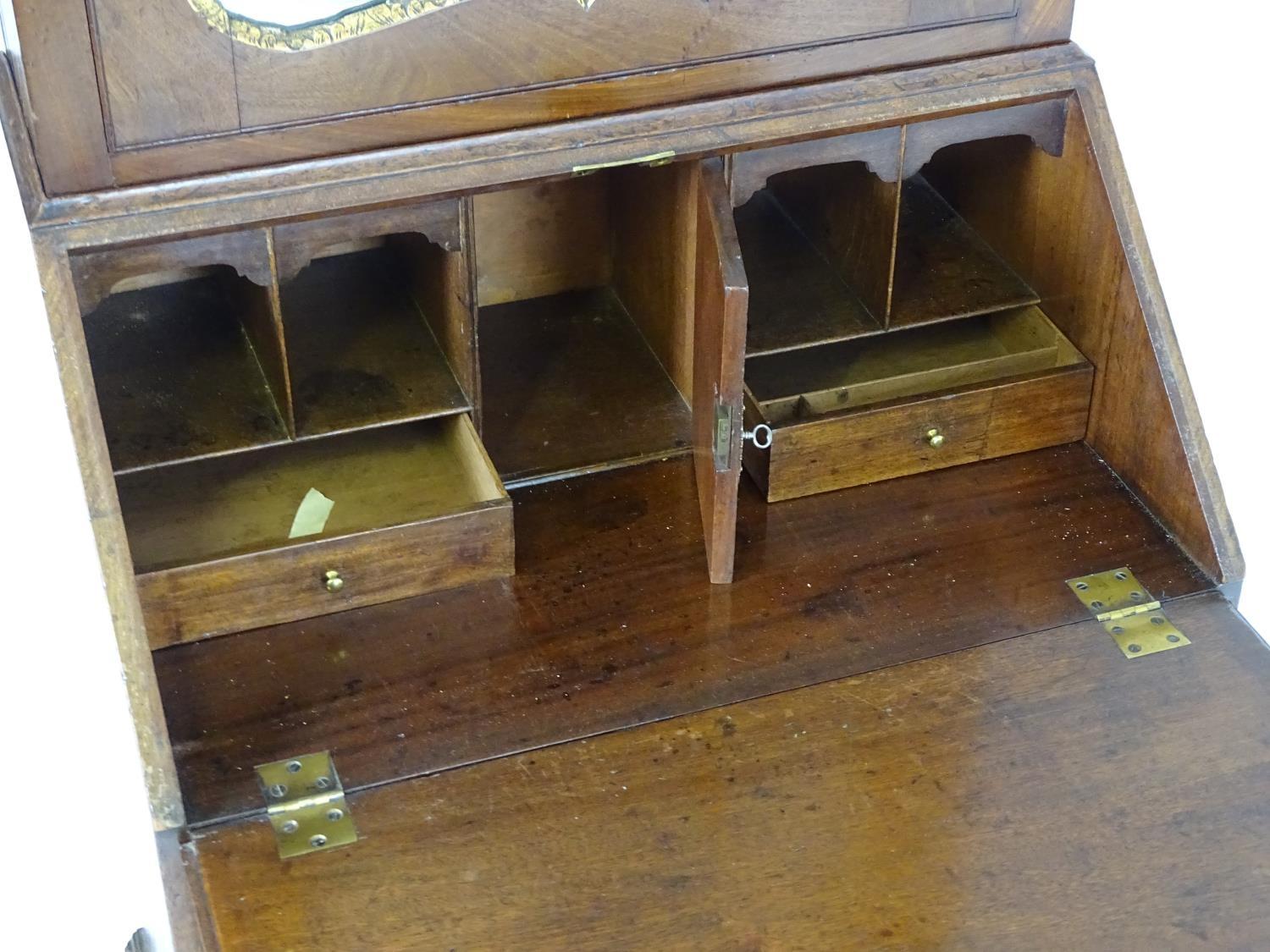 A Regency mahogany bureau bookcase with a moulded cornice above a dentil frieze and shaped - Bild 6 aus 14
