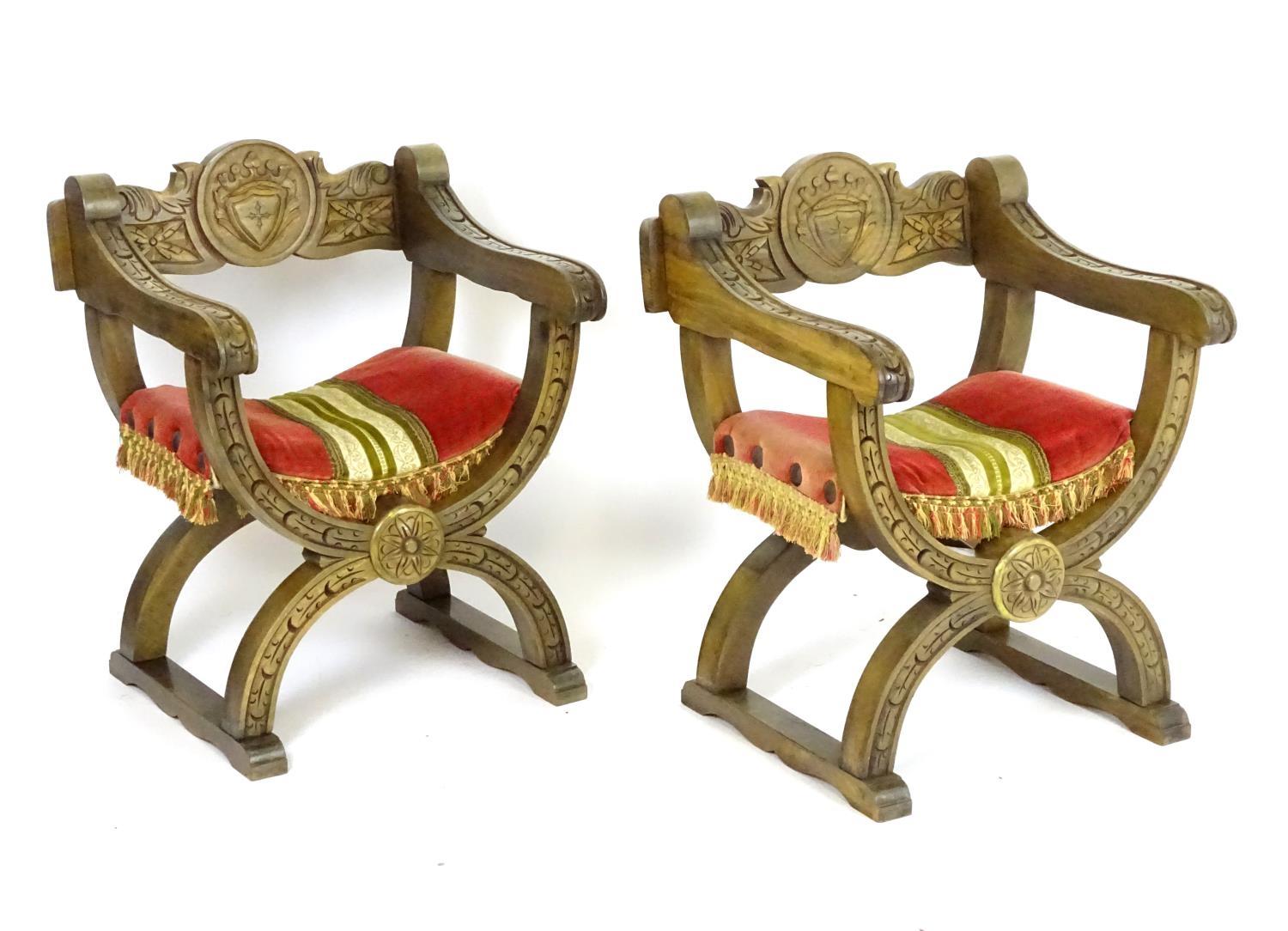 A pair of vintage Savonarola chairs with carved and moulded X-frames. 23" wide x 21" deep x 29" - Bild 3 aus 7