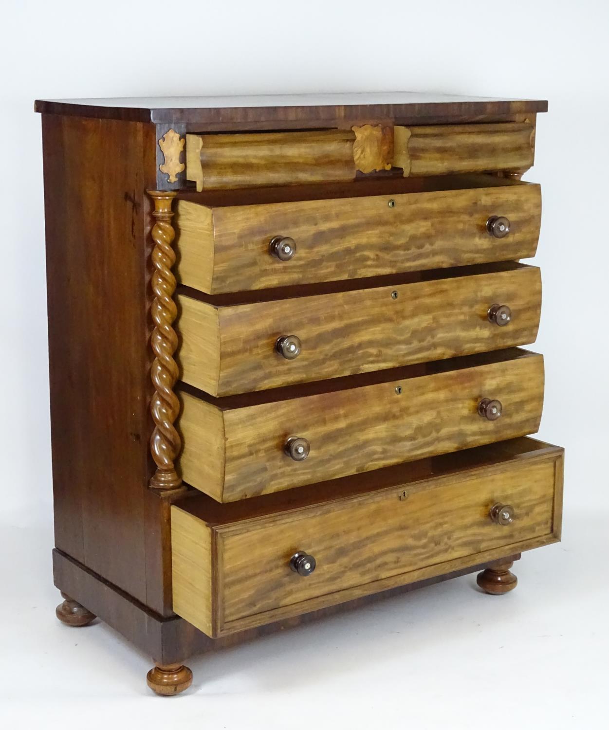 A mid 19thC mahogany north country chest of drawers comprising two short cushion drawers over four - Bild 5 aus 14