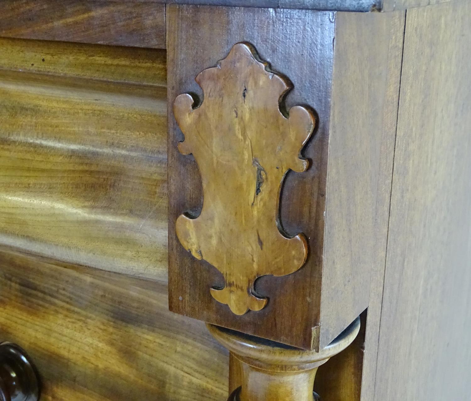 A mid 19thC mahogany north country chest of drawers comprising two short cushion drawers over four - Bild 11 aus 14