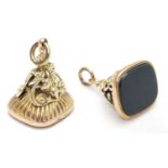 A 9ct gold pendant fob seal set with bloodstone seal under. Hallmarked Birmingham 1903. Approx 1 1/