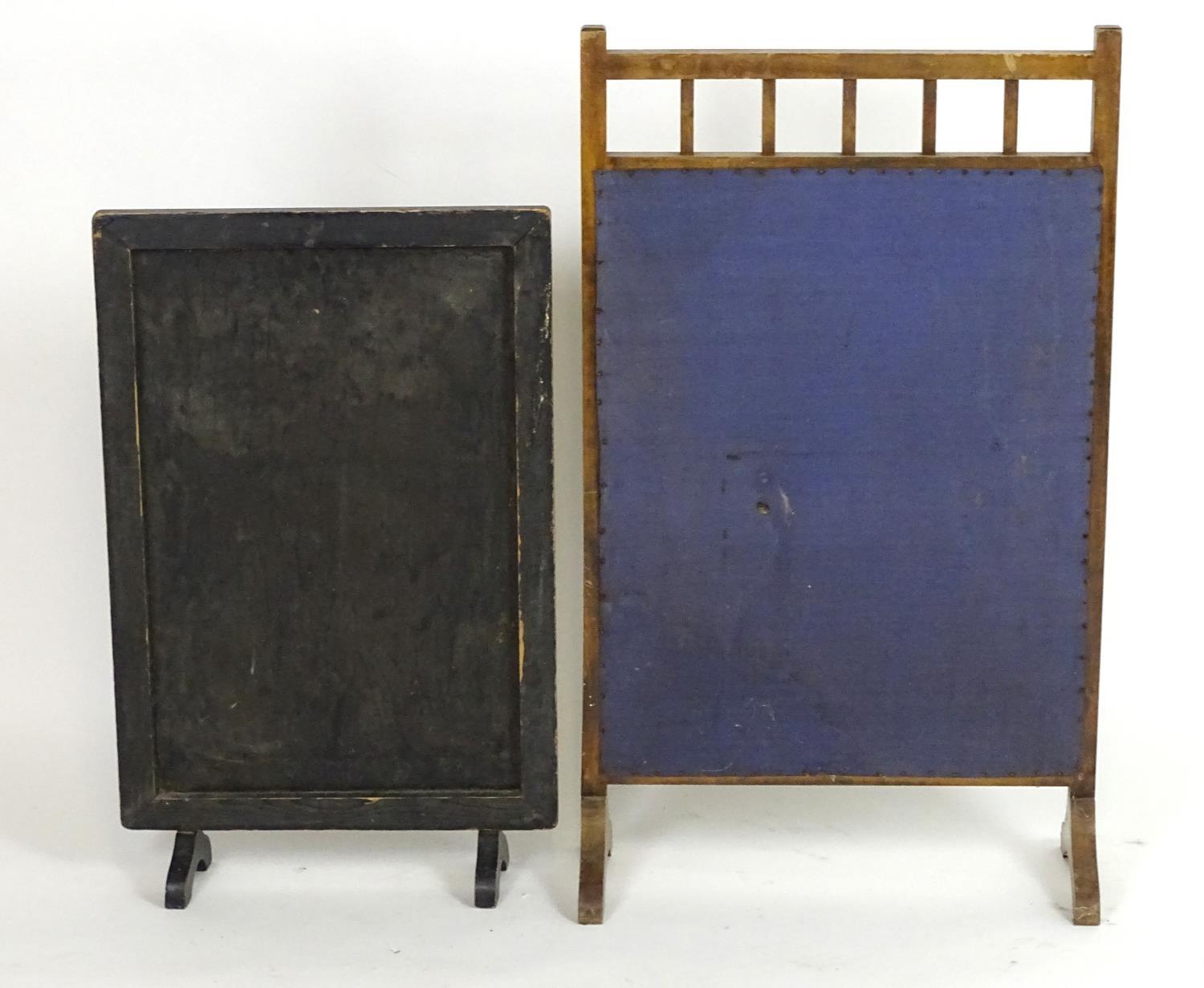 An early 20thC oak fire screen with inset & glazed tapestry decoration, together with a Japanese - Bild 2 aus 5