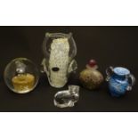 Assorted glass items to include an Isle of Wight Glass scent / perfume bottle, a Villeroy & Boch