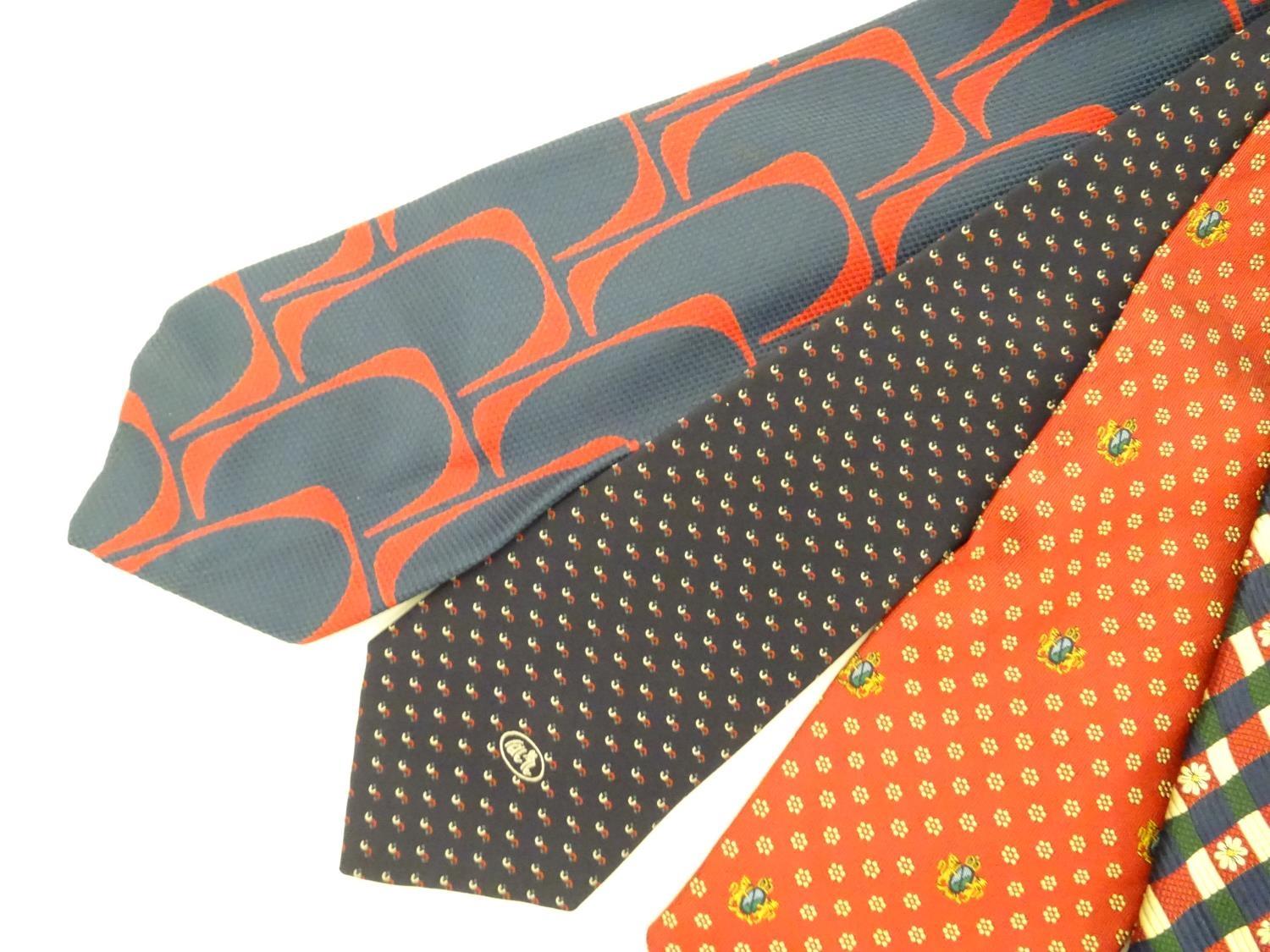 6 silk ties in navy and reds by Austin Reed, Tittorio, Pink and John Harmer (6) Please Note - we - Image 3 of 9