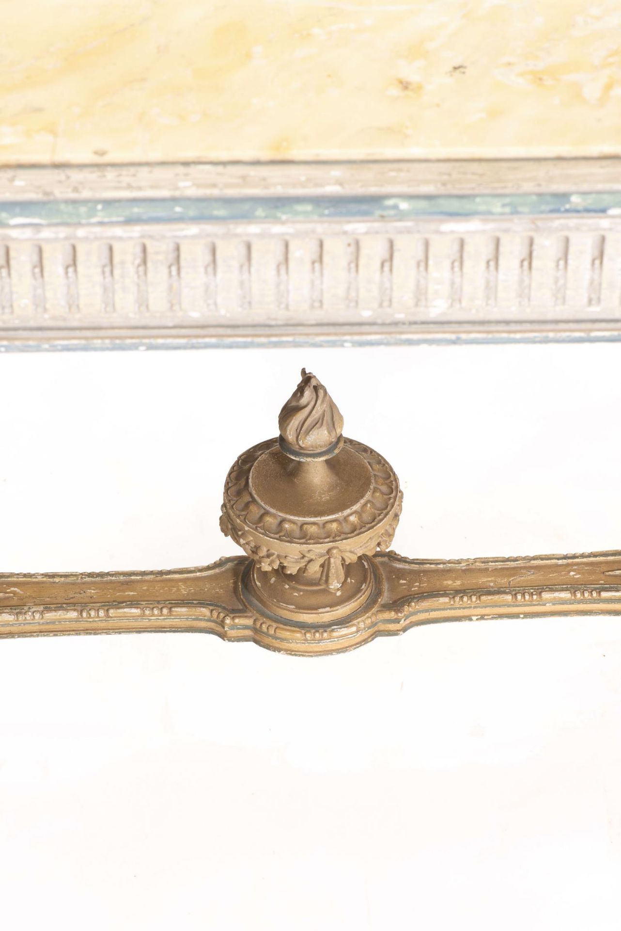 Table de chasse de style Louis XVI avec plateau de marbre jaune et bâti peint en [...] - Bild 3 aus 4