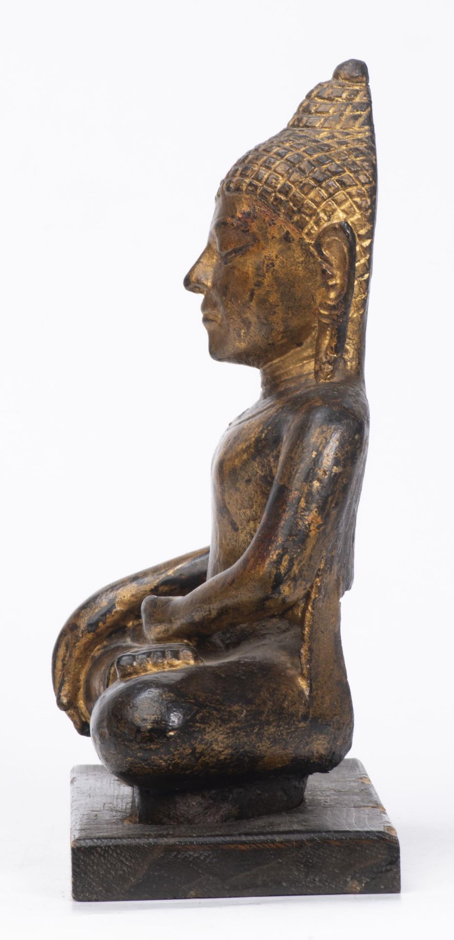 Bouddha Shakyamuni thaï ou birman en bronze recouvert de laque d'or, assis en en [...] - Bild 2 aus 5