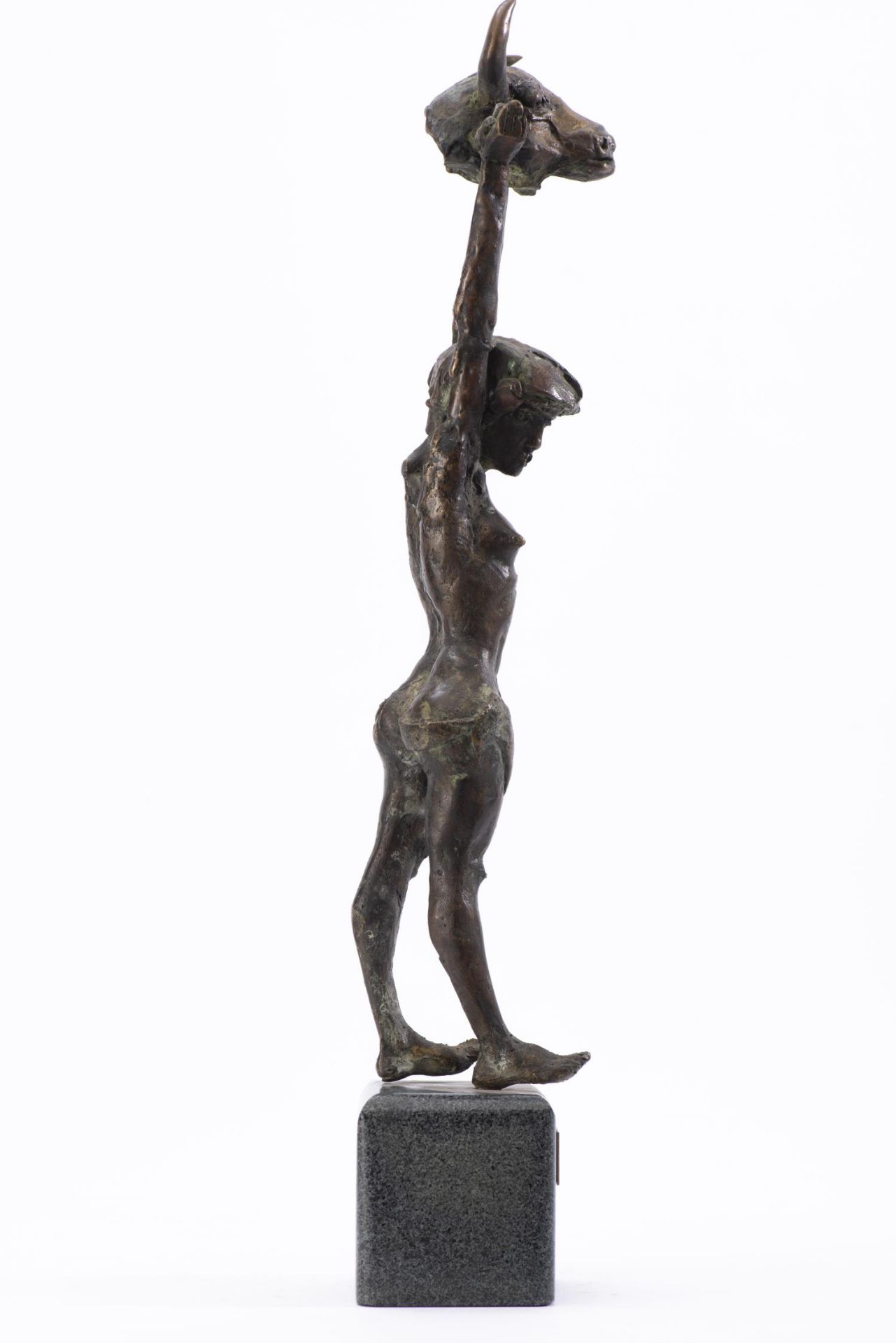 Atanas KARADECHEV (1955) "La Victoire". Bronze à patine brune. H. 39 cm - - [...] - Bild 2 aus 6