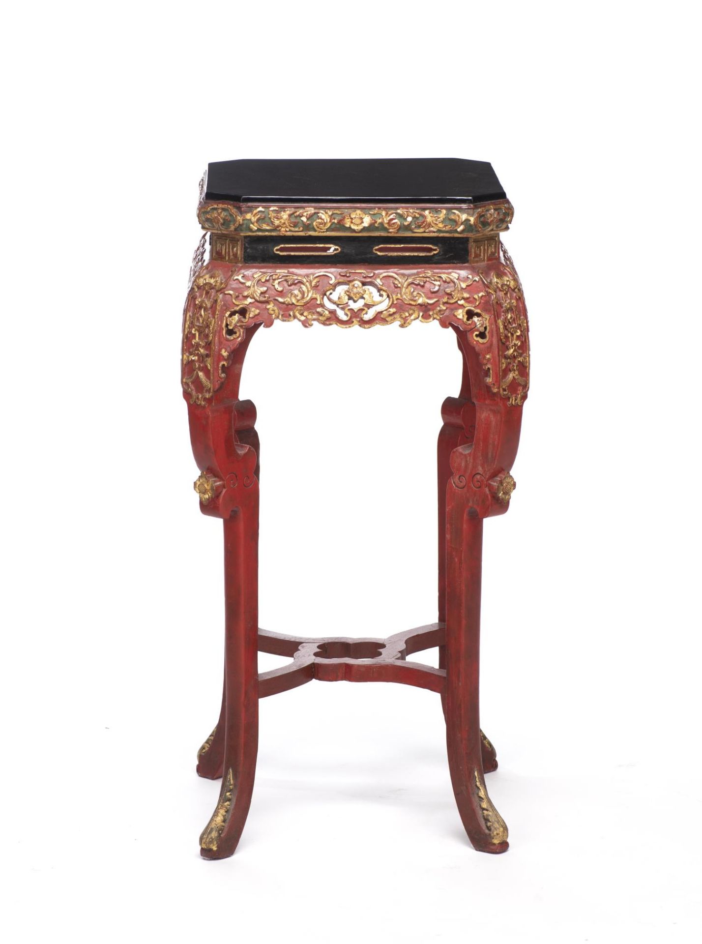 Sellette carrée chinoise Ningbo à angles coupés en bois laqué rouge, noir et or [...] - Bild 7 aus 12