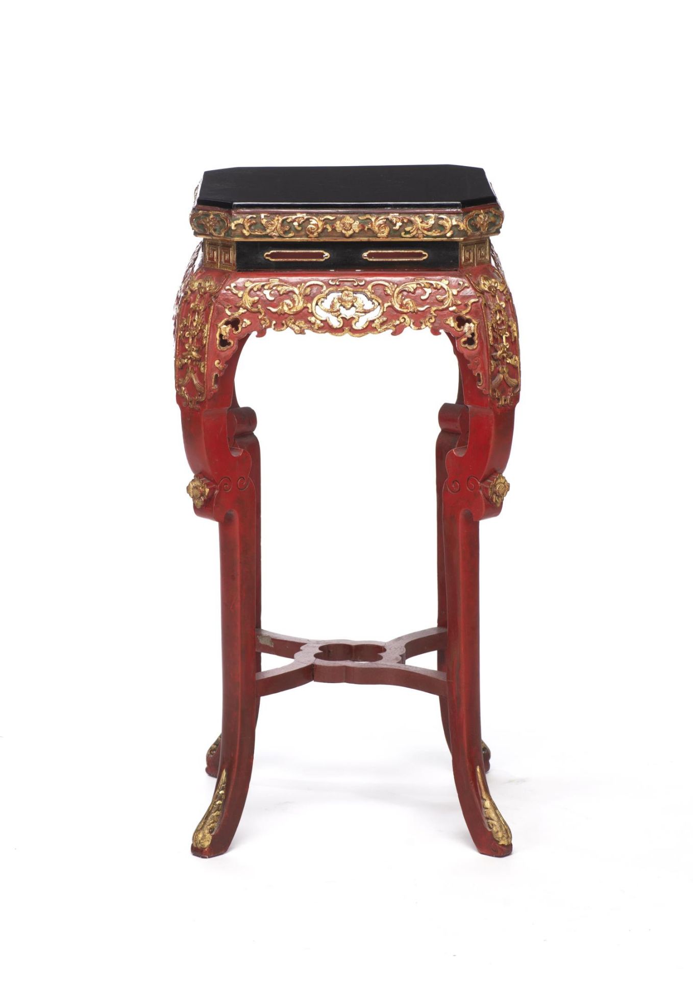 Sellette carrée chinoise Ningbo à angles coupés en bois laqué rouge, noir et or [...] - Bild 5 aus 12