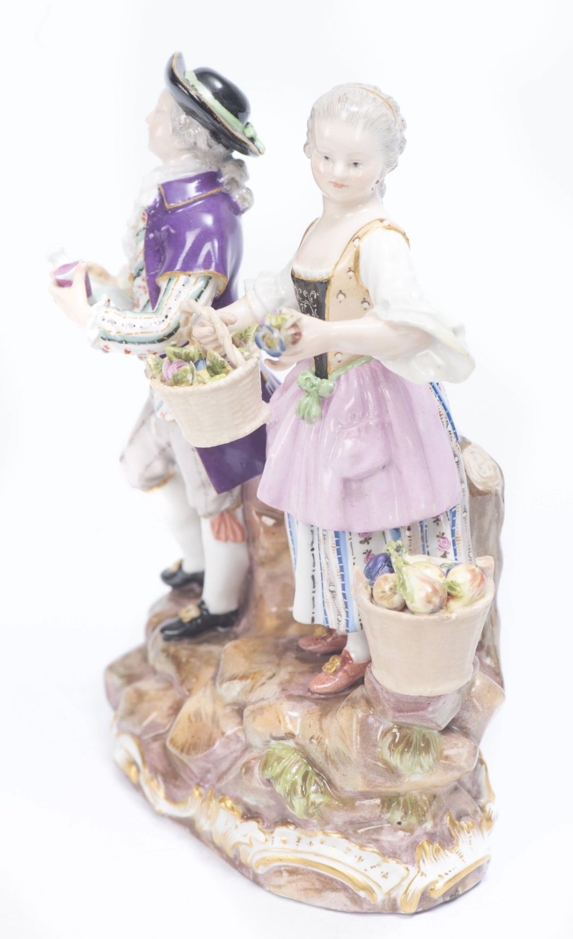 Porcelaine de Meissen, marchands de fleurs et de vin. Marque au R souligné, vers [...] - Image 2 of 8