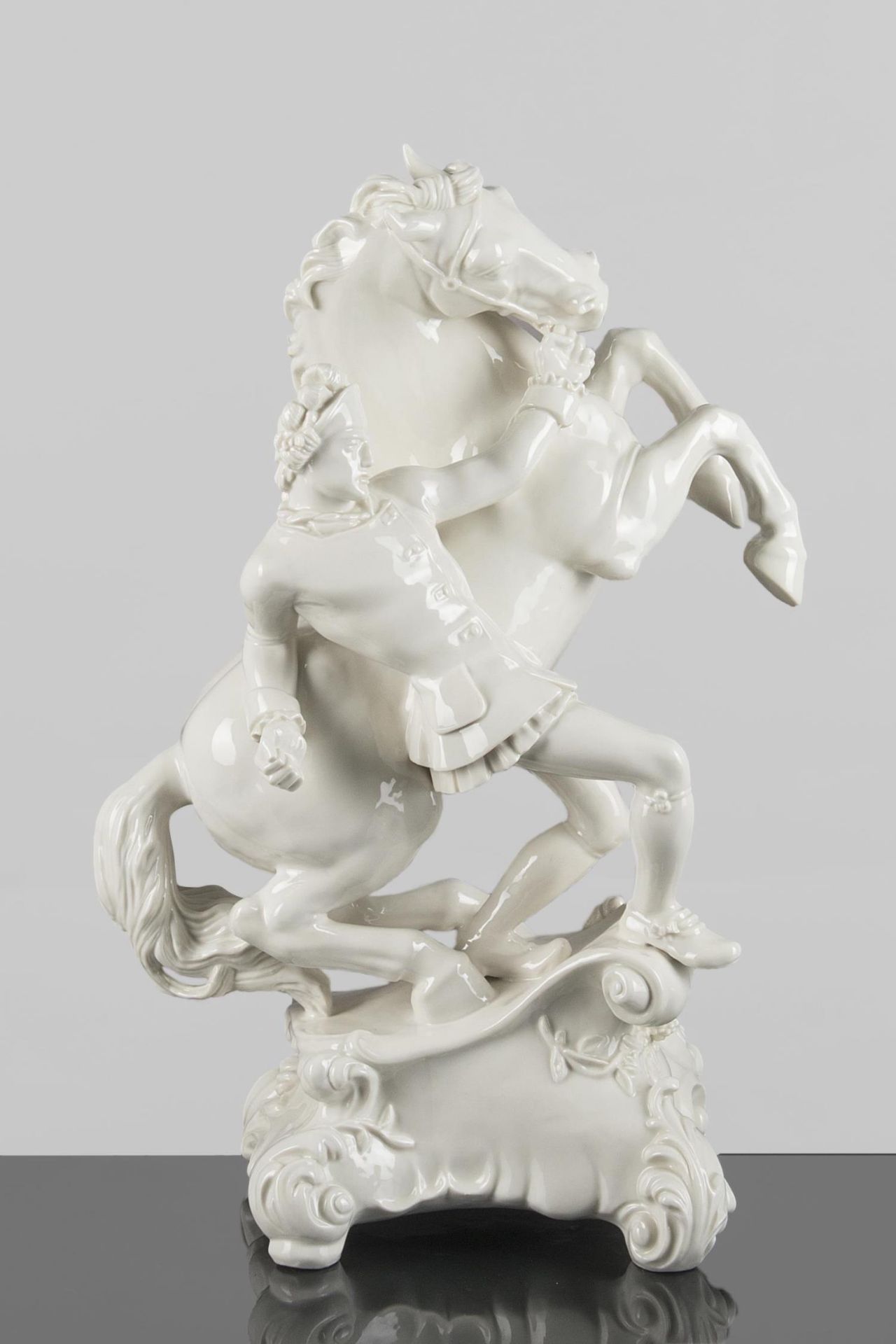 Nymphenbourg, paire de dompteurs de chevaux en porcelaine blanche, marque en vert [...] - Image 2 of 4