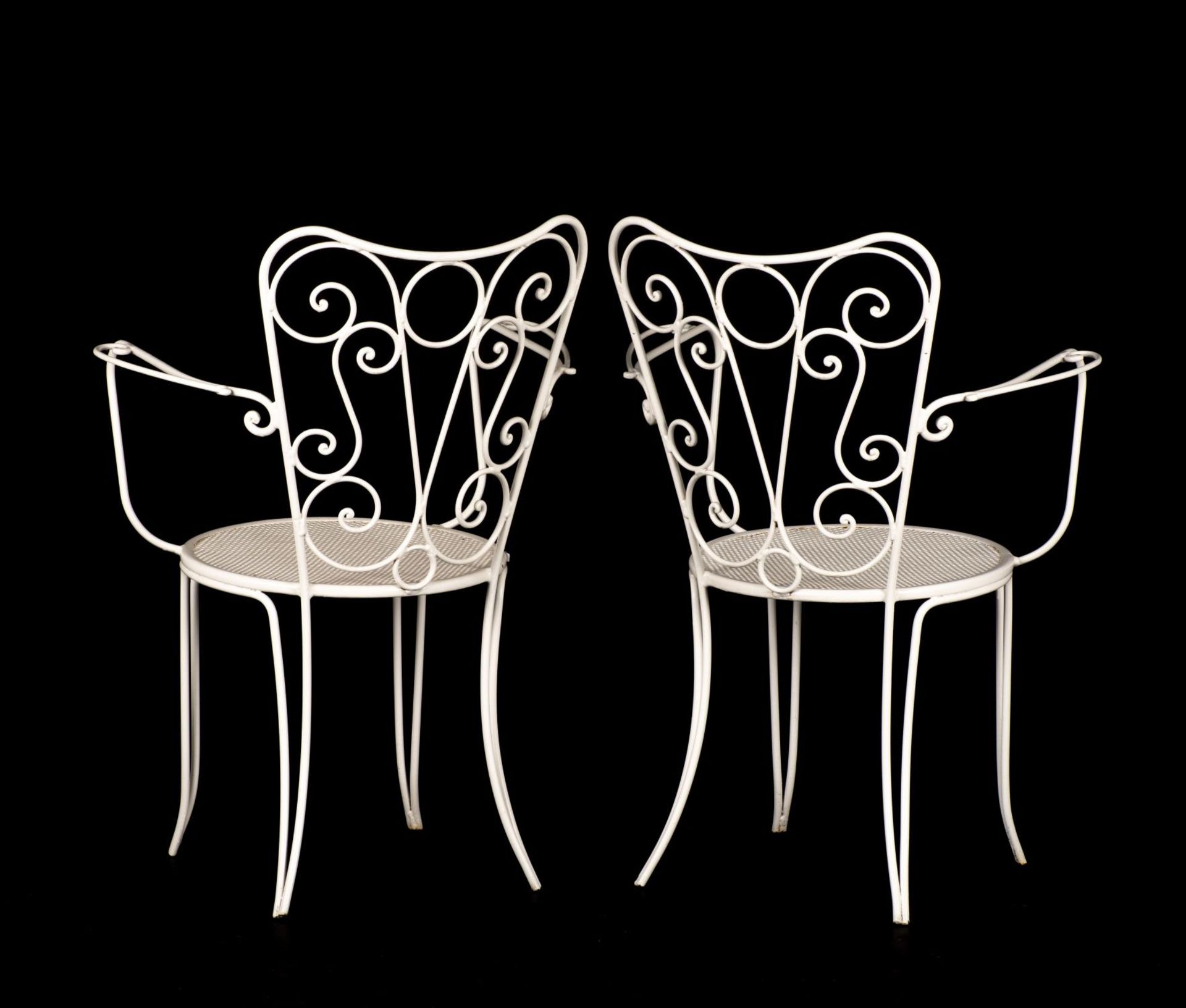 Mobilier de jardin en métal peint en blanc comprenant : - 4 fauteuils et 2 chaises [...] - Image 7 of 10