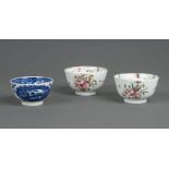 * Worcester. An 18th century Worcester porcelain tea bowl