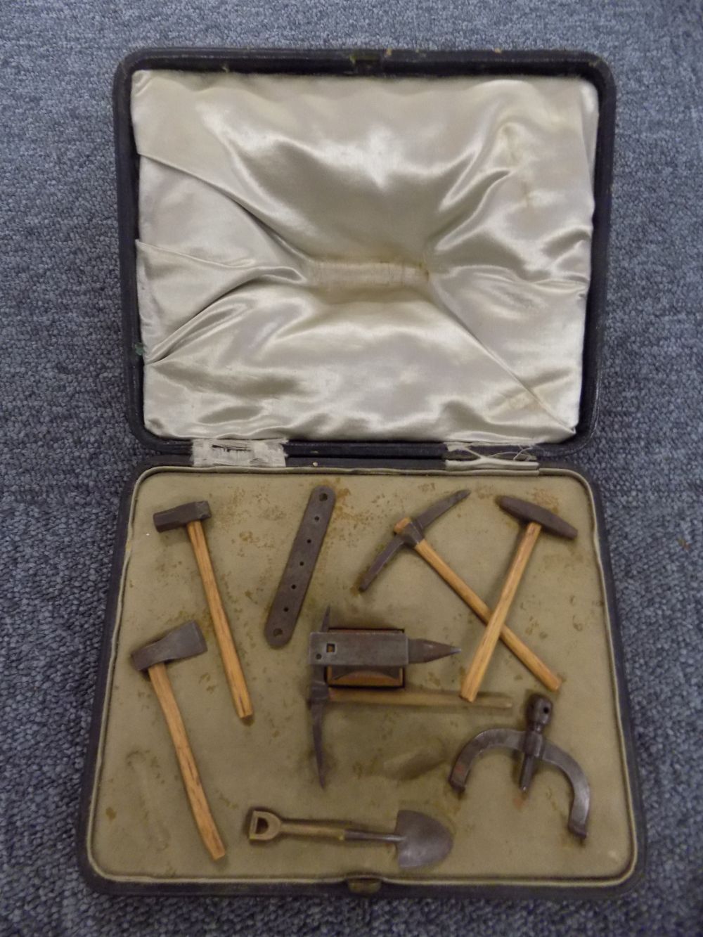 * Miniature tools. A collection of Edwardian cased miniature tools - Image 2 of 3