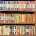 Paperbacks. A large collection of approximately 1100 Penguin, Pelican & Puffin paperbacks