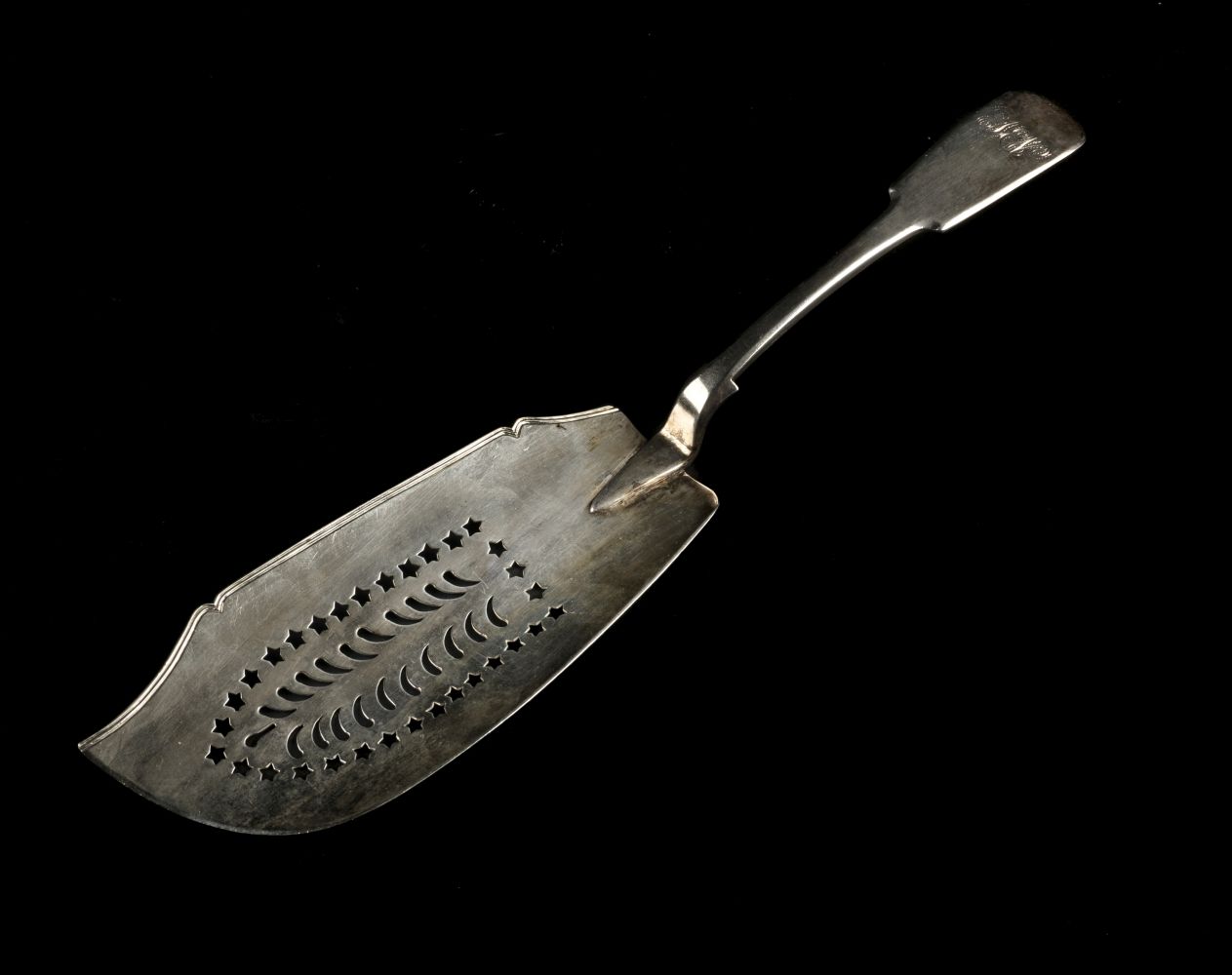 * Fish Slice. A Victorian silver fish slice by Rettie & Son, Aberdeen 1851