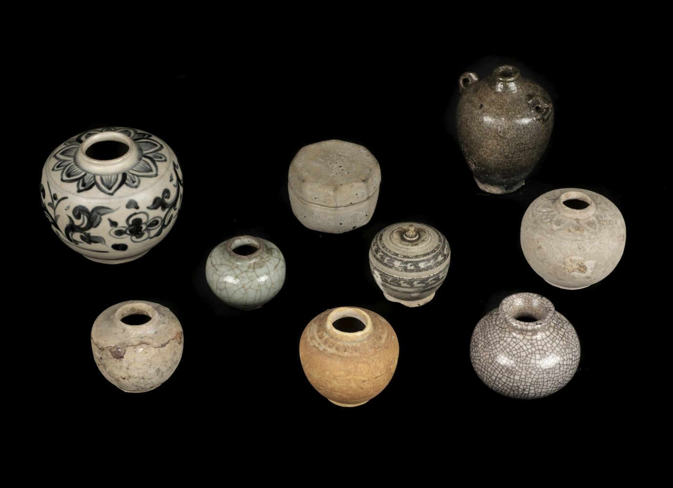 * Chinese Pots. A collection of archaic Chinese miniature pots