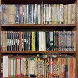 Paperbacks. Approximately 700 volumes of Penguin paperbacks