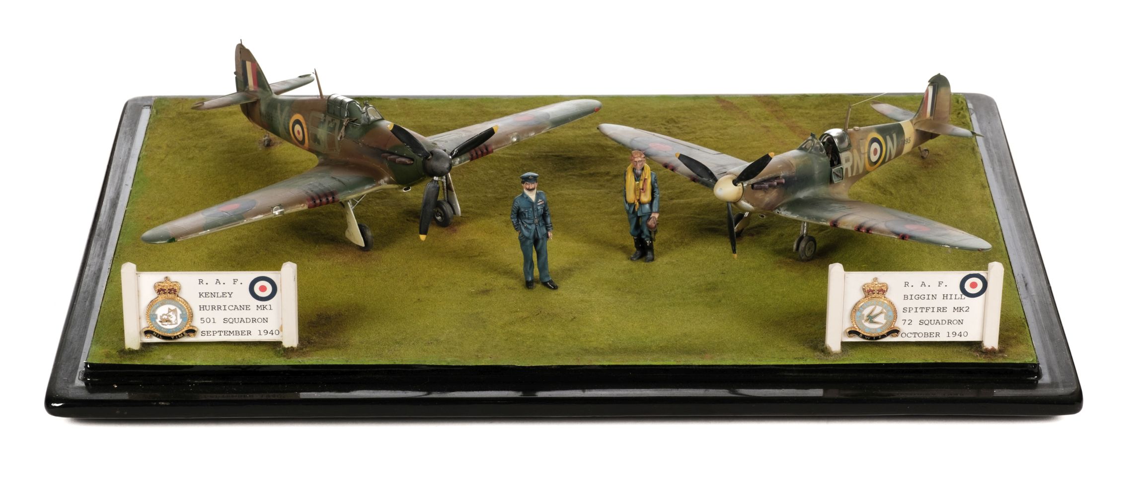 * Battle of Britain. A fine WWII airfield diorama by Dennis Green circa 1990s