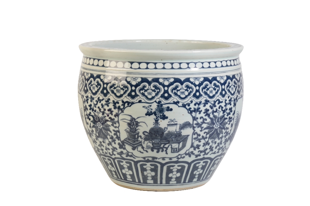 CHINESE BLUE AND WHITE JARDINIERE