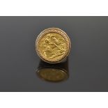 1927 GOLD SOVEREIGN RING