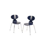 •ARNE JACOBSEN FOR FRITZ HANSEN: A PAIR OF VITRA "SERIES 7" DINING CHAIRS