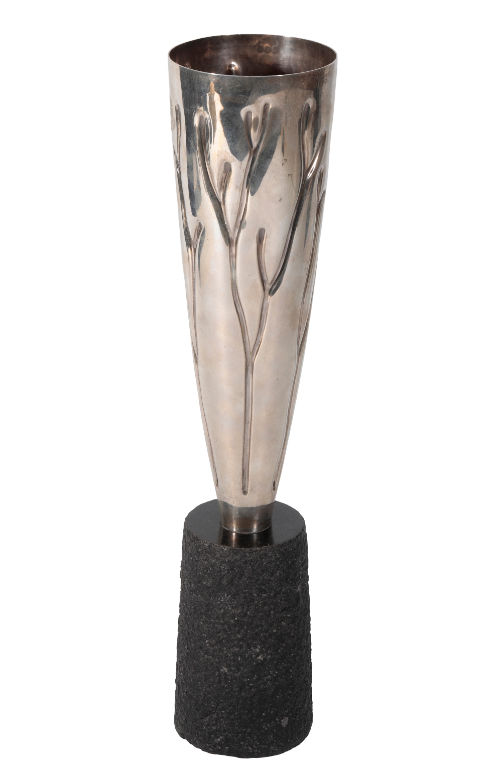 RAVISSANT: A MODERNIST SILVER VASE