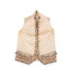 19TH CENTURY GENTLEMAN'S CREAM SILK EMBROIDERED WAISTCOAT