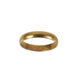 A MID-18TH CENTURY GOLD POSY RING