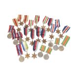 A LARGE COLLECTION OF WW2 MEDALS