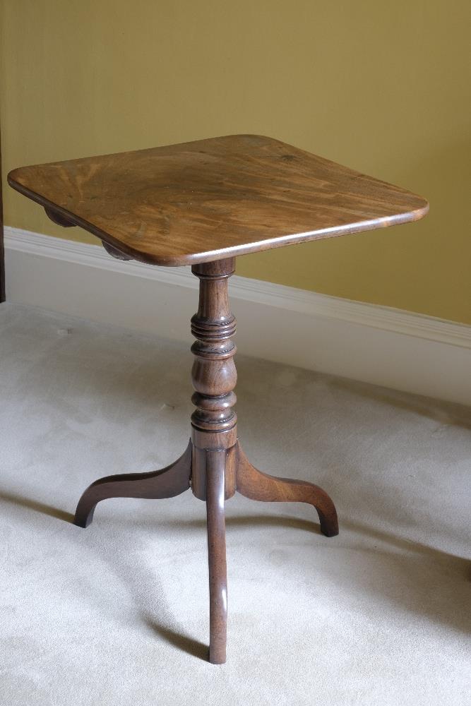 A WILLIAM IV MAHOGANY TRIPOD TABLE