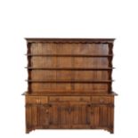 * NIGEL GRIFFITHS: A HANDMADE OAK DRESSER