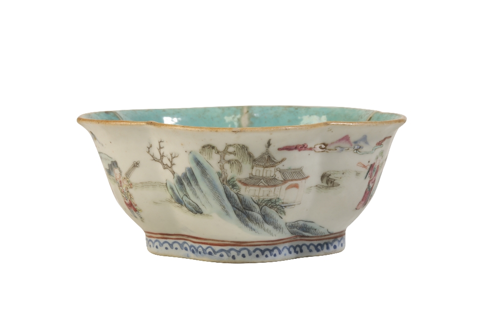 FAMILLE ROSE TURQUOISE-GROUND BOWL, QING DYNASTY, 19TH CENTURY - Image 3 of 5