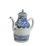 BLUE AND WHITE WINE POT AND COVER, LATE QING DYNATSY