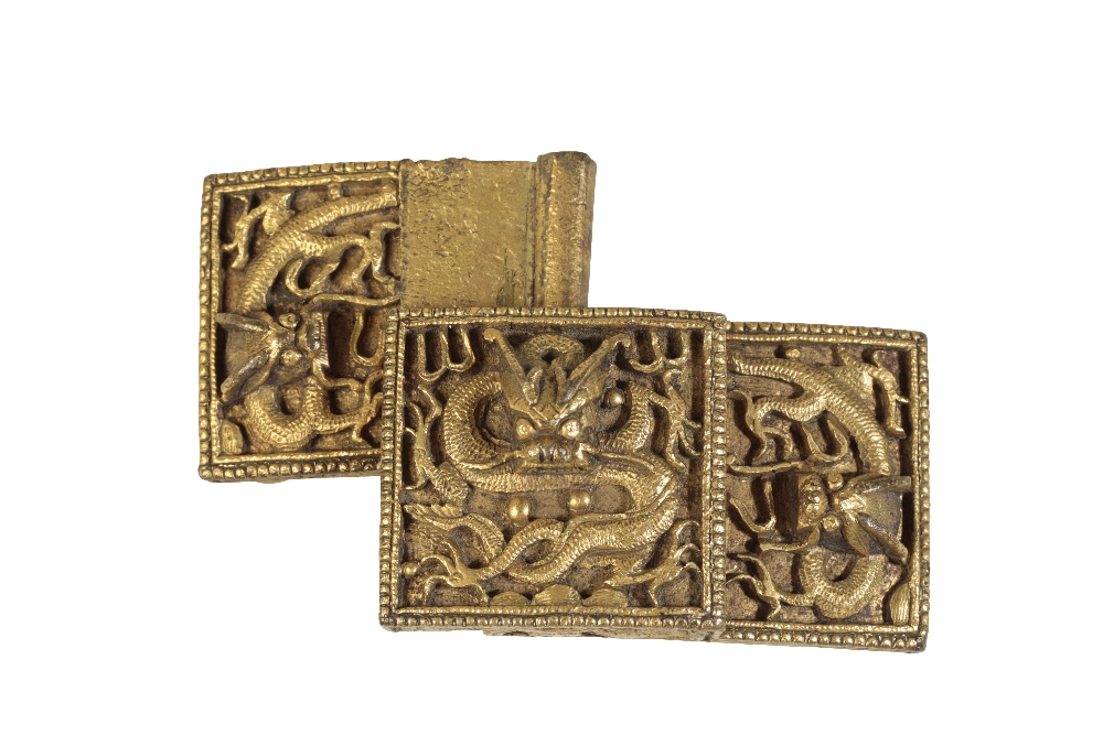 GILT-BRONZE BELT BUCKLE, QING DYNASTY, 19TH CENTURY - Image 2 of 4