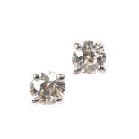 A PAIR OF DIAMOND EARSTUDS