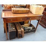 AN EDWARDIAN MAHOGANY SERVING TABLE, 119cm wide