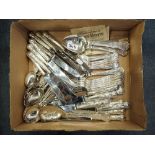 A QUANTITY OF SILVER PLATED KING'S PATTERN CUTLERY