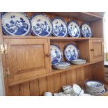 A COLLECTION OF ROYAL DOULTON 'BOOTHS' OLD WILLOW DINNER PLATES and side plates