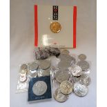 A COLLECTION OF COMMEMORATIVE CROWNS AND OTHER COINS