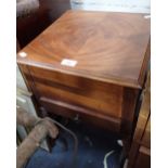 A 1920S MAHOGANY WORK TABLE ON CABRIOLE LEGS, 35cms wide