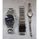 A MEN'S FOSSIL WRIST WATCH and two other watches