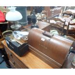 A 1920S SINGER SEWING MACHINE