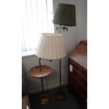 A PAIR OF ASSOCIATED BRASS FLOOR LAMPS