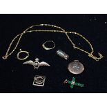 A COLLECTION OF JEWELLERY