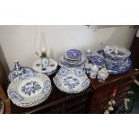 A LARGE COLLECTION OF BLUE AND WHITE CERAMICS