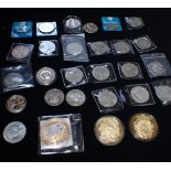 A COLLECTION OF MODERN COMMEMORATIVE COINS