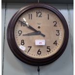 A SMITH'S ELECTRIC BAKELITE CASED WALL CLOCK