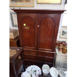 A VICTORIAN MAHOGANY LINEN PRESS